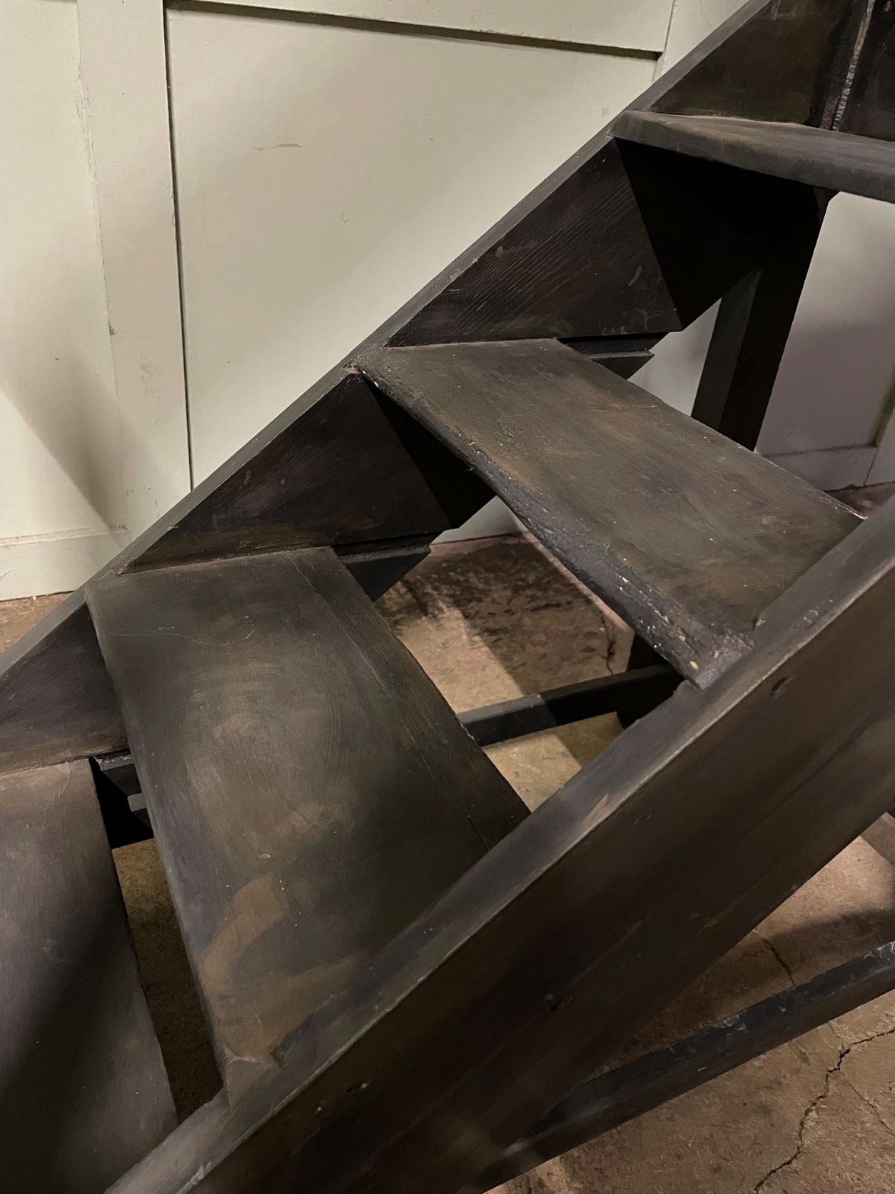 1930s painted pine rostrum steps | Metroretro