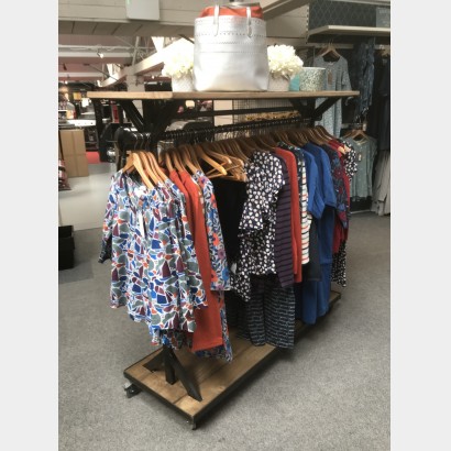 bespoke rails with top shelf | Metroretro